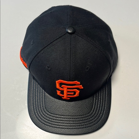 San Francisco Giants Hat with Leather Accents - Picture 6 of 6